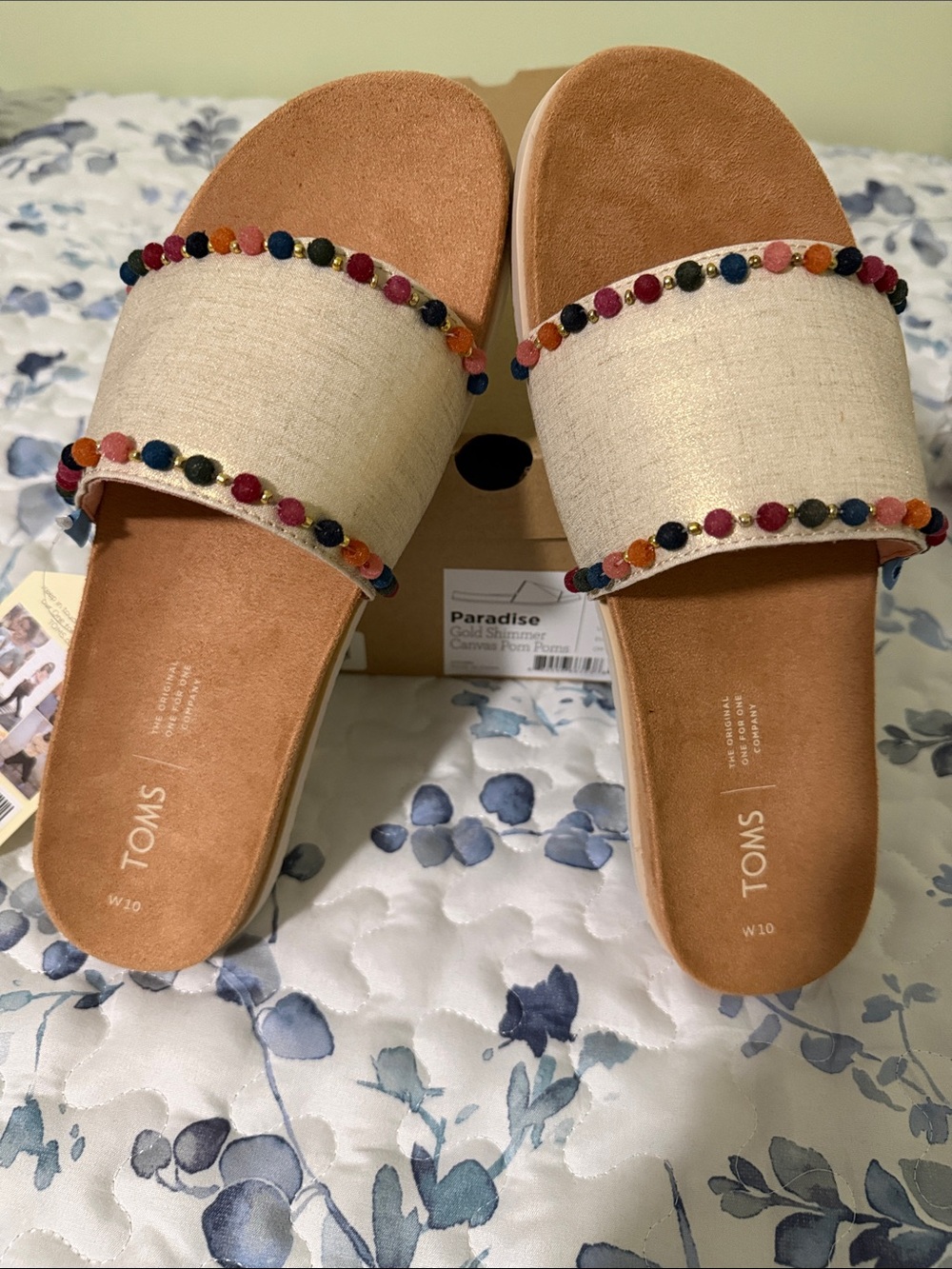 New TOMS Neutral Canvas Slide Sandals with Multicolor mini Pom Pom’s. Size 10